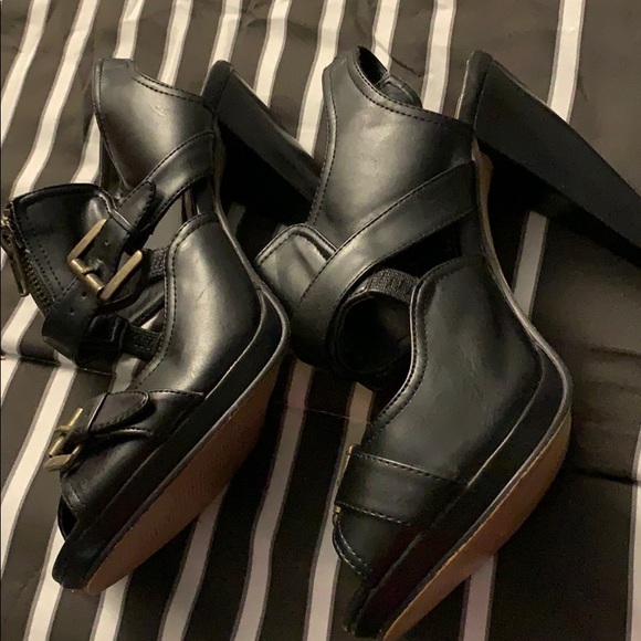 Steve Madden heels - Picture 3 of 3